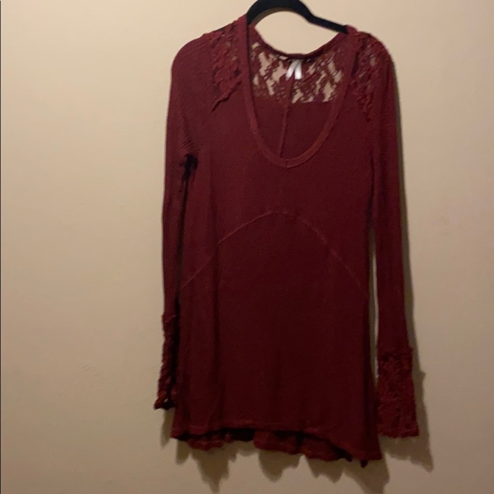 Women’s Size Medium Burgundy shirt by Vanity.
